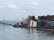 Госэкоинспекция: Содержание нефтепродуктов в море у одесского пляжа "Дельфин" превышает норму в 16,4 раза