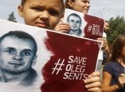 Порошенко в День украинского кино поблагодарил Сенцова за непокорность и мужество