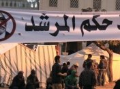 Массовые столкновениев Каире продолжаются