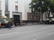 В Раде рассказали, зачем под парламент стянули бронетехнику