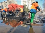 Премьер призвал местные власти контролировать ремонт дорог 