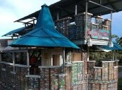 Дом из пластиковых бутылок в Панаме: Не фантазия, а реальность