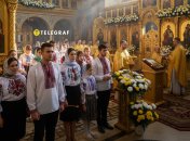 В праздник Покрова Пресвятой Богородицы украинцы ходят в храмы