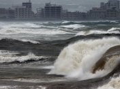 Тайфун в Японии обесточил тысячи домов  