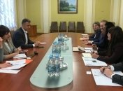 Омбудсмен поговорил с представителями Госдепа о реформе системы ухода за детьми