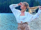 Леся Никитюк в Instagram показала самое красивое поле в Карпатах (Фото)