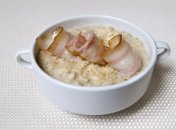 Овсяная каша с беконом и сыром - лучший вариант завтрака