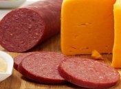 Оккупанты сожгли в Крыму 108 кг сыров и колбас из Украины и ЕС