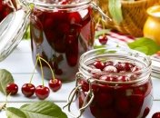 Приготовьте настоящее лето в банке - черешню в собственном соку.