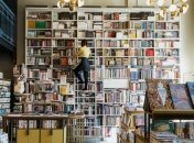 Что делать с ненужными книгами: доктор Комаровский рассказал, как "заботливо" попрощаться со старыми изданиями 