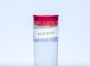 Ученые рассказали, сколько COVID-19 "висит" в воздухе после разговора