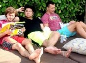 Кличко на отдыхе слушает музыку с дочерью