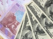 Курс гривны укрепился на уровне 24,82 гривен за доллар