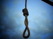 Мужчину нашли висящим на ветке