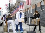 Почти половина штатов в США возобновляют работу бизнеса