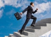 Кого із знаків Зодіаку чекає успіх на роботі у серпні