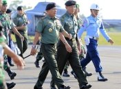 Поисками черных ящиков самолета AirAsia занялся главком армии Индонезии
