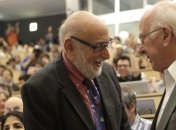 Нобелевский лауреат Питер Хиггс не пользуется мобильной связью