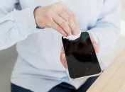 Сенсорный экран смартфона быстро загрязняется