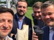 Зеленский посоветовал политикам покупать шаурму