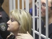 Жене Луценко разрешили 15 минут поговорить с мужем