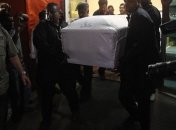 Индийский премьер встретил гроб с телом изнасилованной студентки