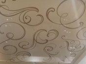 Как аккуратно ухаживать за натяжными потолками