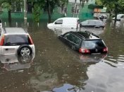 Из-за сильного ливня затопило Ровно