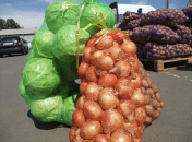 Овочі в сітках