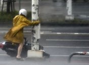 В Китае объявили красный уровень тревоги из-за тайфуна