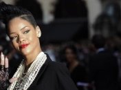 Рианна записала ремикс на сингл "Pour It Up"