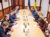 Гончарук поговорил с главой МИД Эстонии о противодействии "Северному потоку - 2"