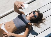 Телефон під прямим сонячним промінням швидко перегріється