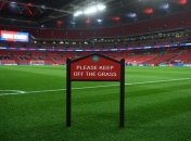 Чемпионат Англии могут закончить в изолированных лагерях