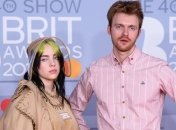 Брат Біллі Айліш зняв новий кліп на даху