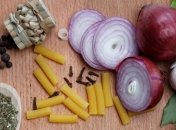 Лук может навредить глазам