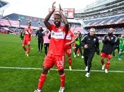 Келлин Акоста празднует победу после безумного гола