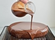 Такий торт сподобається як дітям, так і дорослим