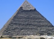 В Єгипті чоловік помер після падіння з піраміди