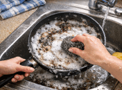 Как отмыть нагар на сковороде