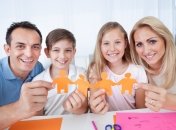 Любимые игры девочек: одень бумажную куклу