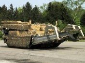 БРЕМ багатофункціональна і завдяки обладнанню може виступати бульдозером, екскаватором, вантажівкою