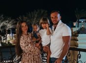 София Стужук с мужем Дмитрием и их детьми
