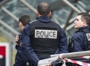 Франция: преступник продолжает серию вооруженных нападений на СМИ   