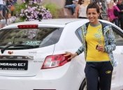 Олимпийской чемпионке во Львове подарили ободранную квартиру 