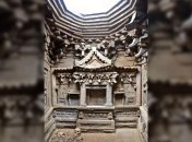 Старинная гробница