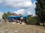 В Киеве автобус на полном ходу въехал в кафе, есть пострадавшие