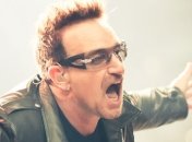 Боно из U2 может лишиться возможности играть на гитаре