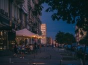 Ресторатори хочуть годувати i поїти містян на 60 хвилин довше