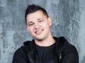 "Девушка, вы слишком много кушаете": российский певец разгневал сеть критикой Билли Айлиш